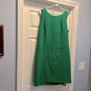 Sleeveless dress, size 16, green. Like new!